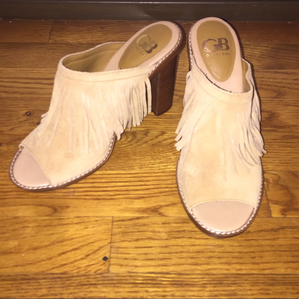 NWOT Gianni Bini Black Suede Fringe Mule